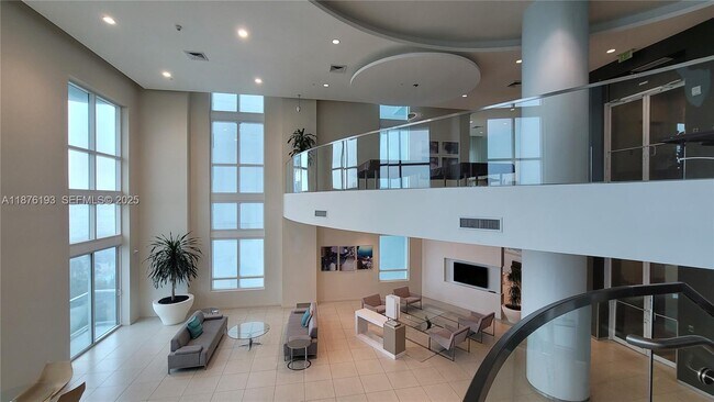 Building Photo - 1900 N Bayshore Dr