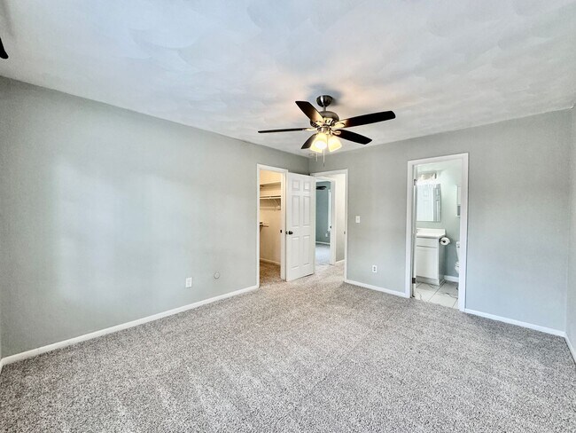 Building Photo - Updated & Ready For You On 12-05-25! A Pet-Friendly Home w/Attached Garage, All Appliances Convey...