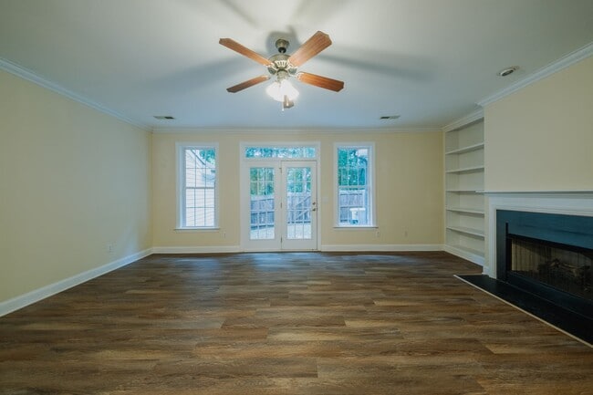 Building Photo - 8 Hydrangea Ct