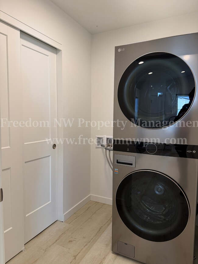 Building Photo - 1019 Peach Rd