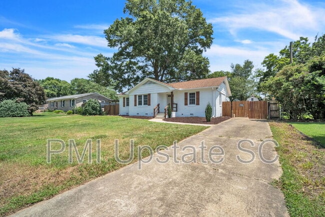 Building Photo - 120 Abbotsford Dr