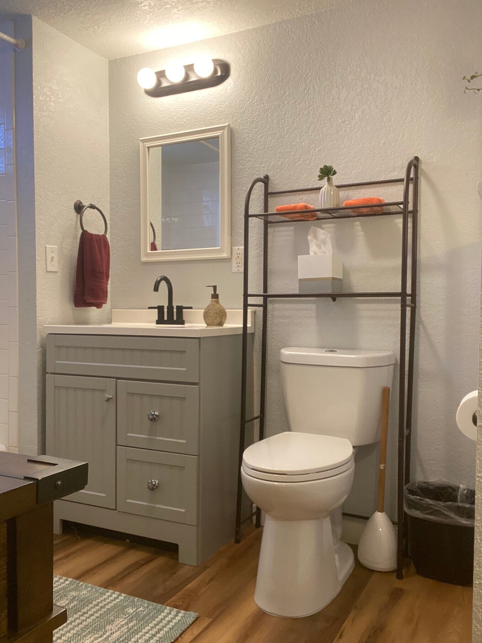 Building Photo - 616 W Mulberry St