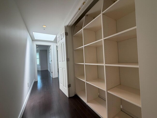 Building Photo - Luxury Pacific Heights 3BD/2.5BA with Private Rooftop Deck