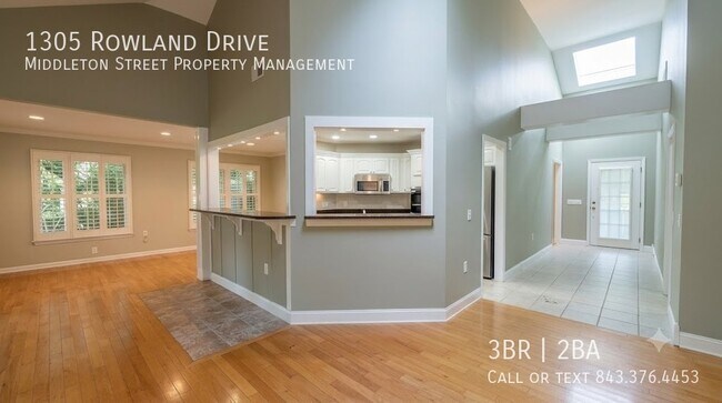 Building Photo - 1305 Rowland Dr