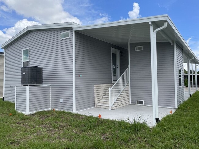 Building Photo - 437 Andros
