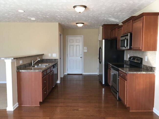 Building Photo - 241 Collinwood Dr