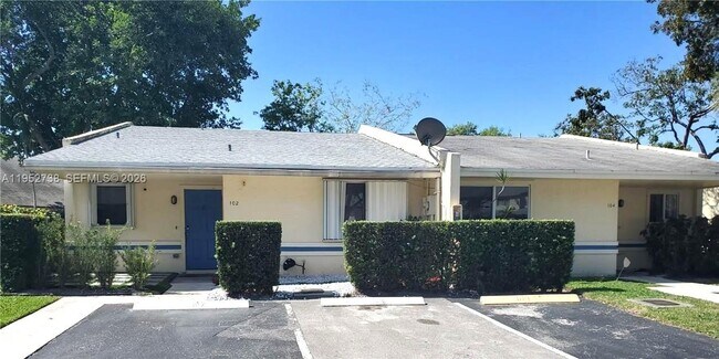 Building Photo - 5201 SW 31st Ave