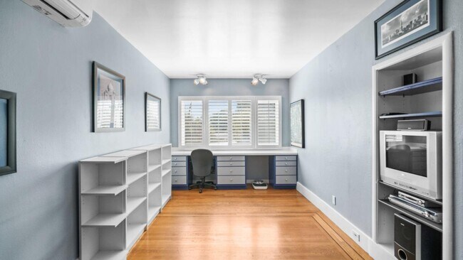 Building Photo - 1130 Edgewood Rd