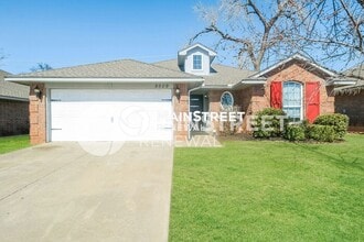 Building Photo - 3 Bedroom Pet-Friendly Home in Oklahoma City, OK with Main Street Renewal