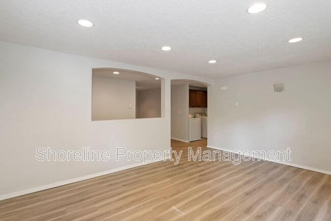 Building Photo - 2110 Brittany Ln