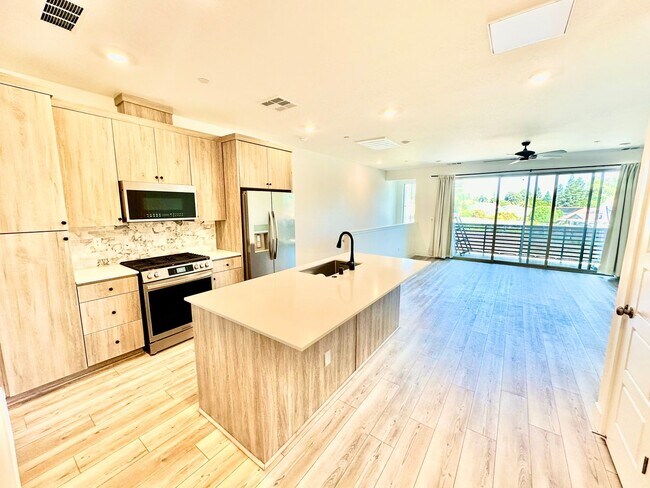 Building Photo - Newly Built Clovis 3/2