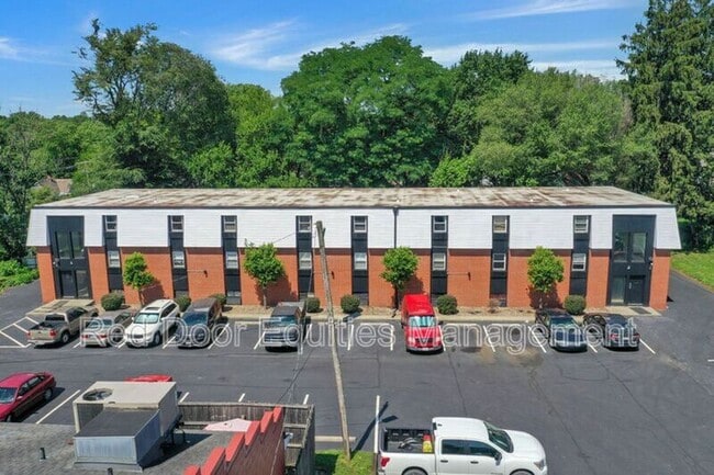 Building Photo - 425 Mt Vernon Rd