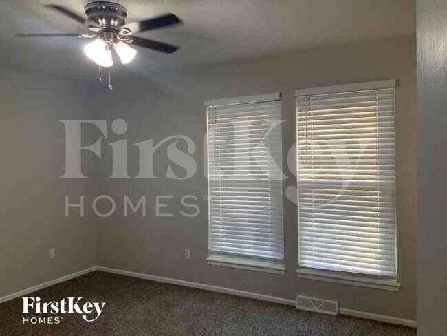 Building Photo - 2412 Bridger Dr