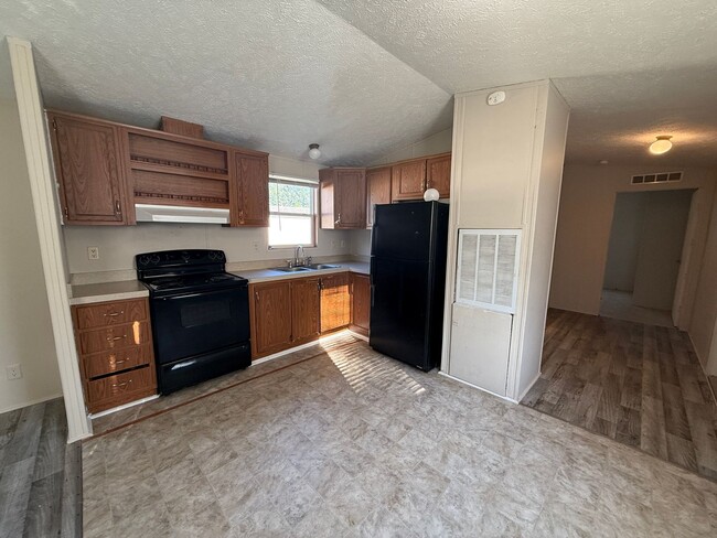 Building Photo - House for rent in Vinton