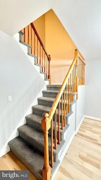 Building Photo - 305 Marten Rd