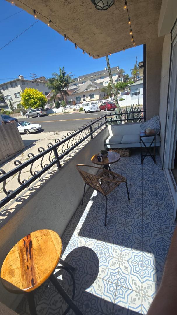 Building Photo - 785 W 19th St