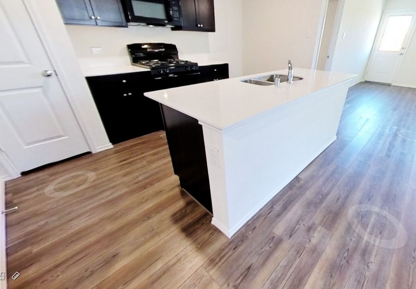 Building Photo - 408 Red Rock Trl