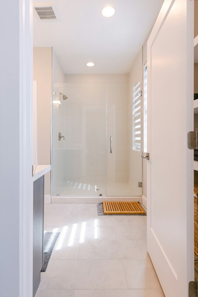 Building Photo - 203 Nogalitos St