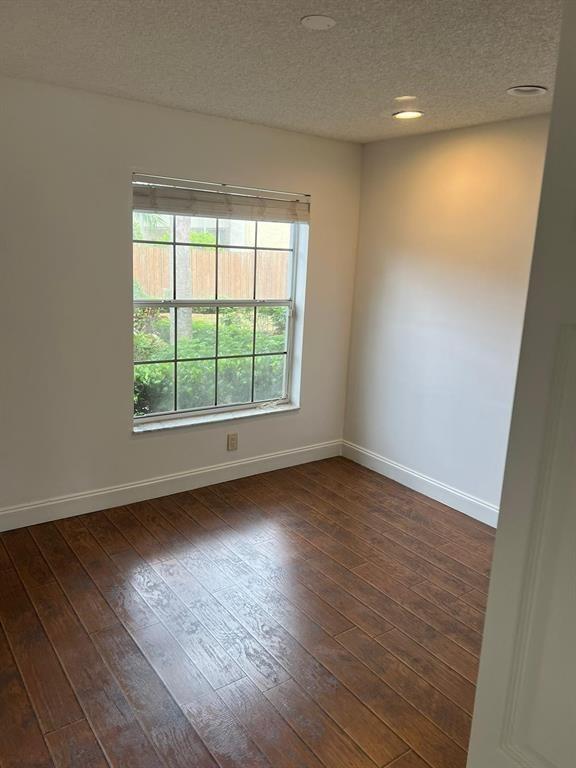 Building Photo - 1120 NW 106th Ave