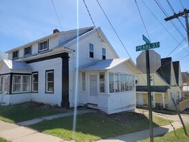 Building Photo - 57 Pearl St