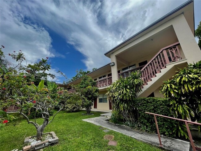 Primary Photo - 675 SW 7th Ave