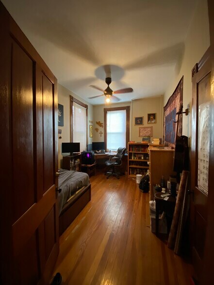 Building Photo - 133 Parker St