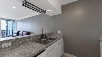 Building Photo - 12500 Melville Dr