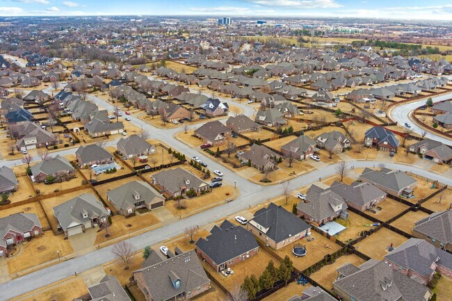 Building Photo - 6502 Hearth Falls Dr