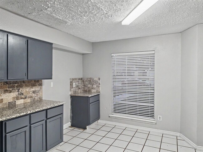 Building Photo - 4211 Falcon Meadow Dr