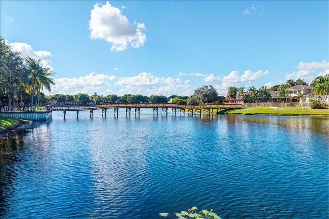 Building Photo - 2516 Centergate Dr