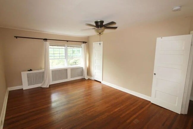 Building Photo - 254 Meehan Ave