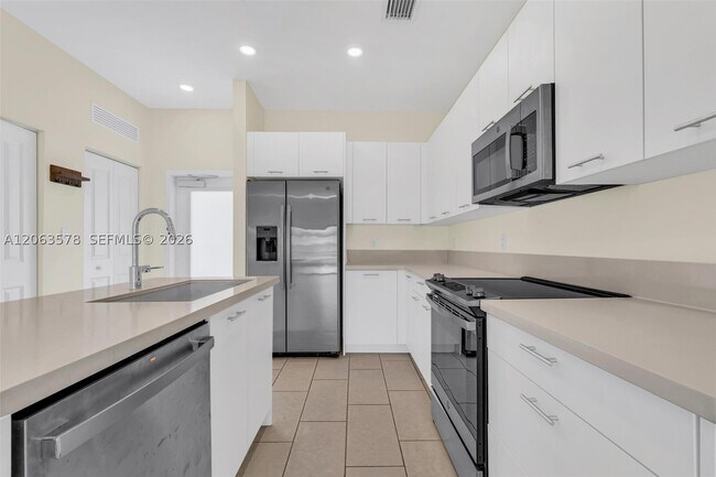 Building Photo - 8167 NW 41st St
