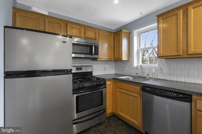 Building Photo - 5443 Houghton Pl