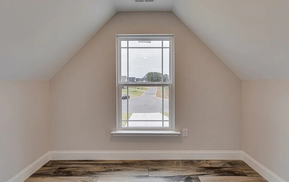 Building Photo - 213 Legacy Ln