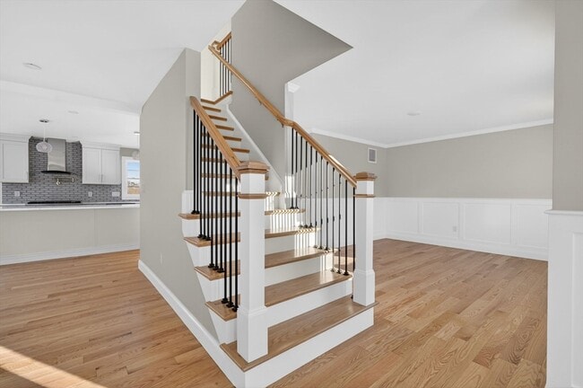 Building Photo - 3 Earle St