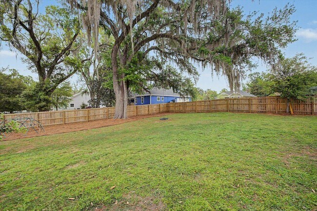 Building Photo - 7492 Sunny Mariana Ct
