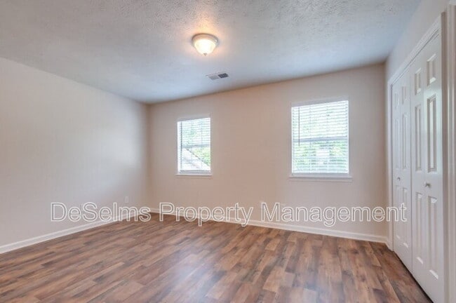 Building Photo - 302 Ash Forge Dr