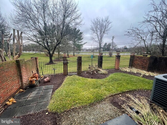 Building Photo - 11803 Bishops Content Rd