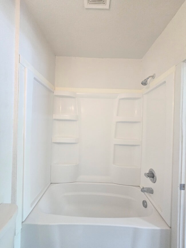 Building Photo - 542 N Scott St