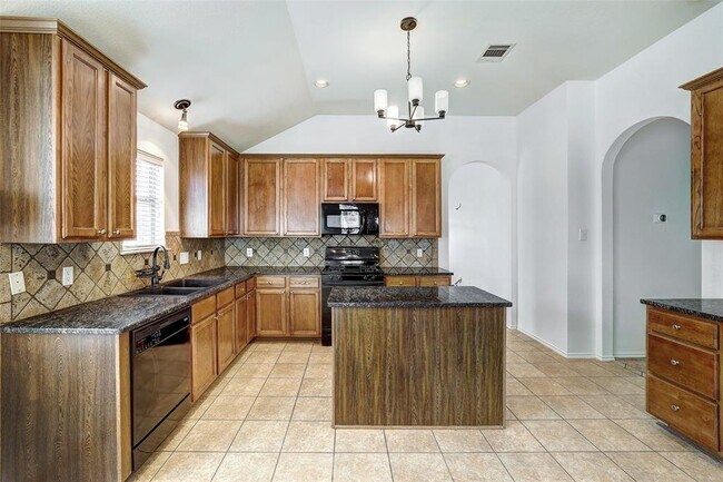 Building Photo - 1517 Rainbow Parke Dr