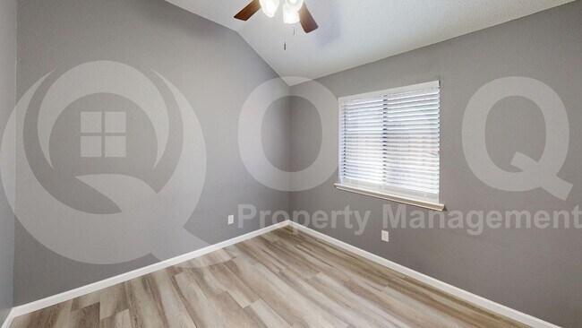 Building Photo - 2536 Beau Dr