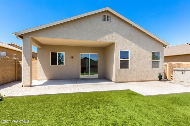 Building Photo - 5827 Gerard Dr