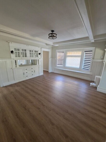 Building Photo - 2181 W 29th St
