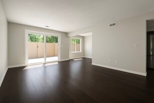 Building Photo - 24 Elderwood Dr