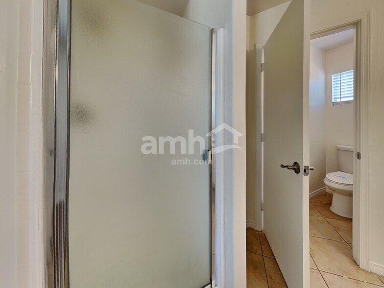 Building Photo - 1177 S Jamaica Way