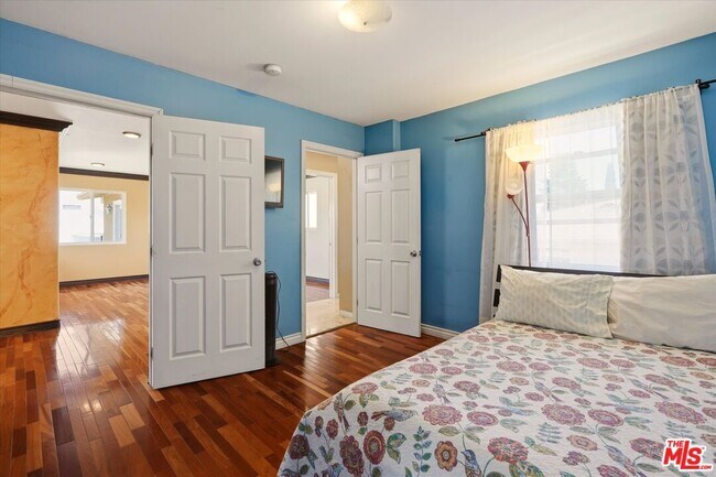 Building Photo - 4131 Mantova Dr