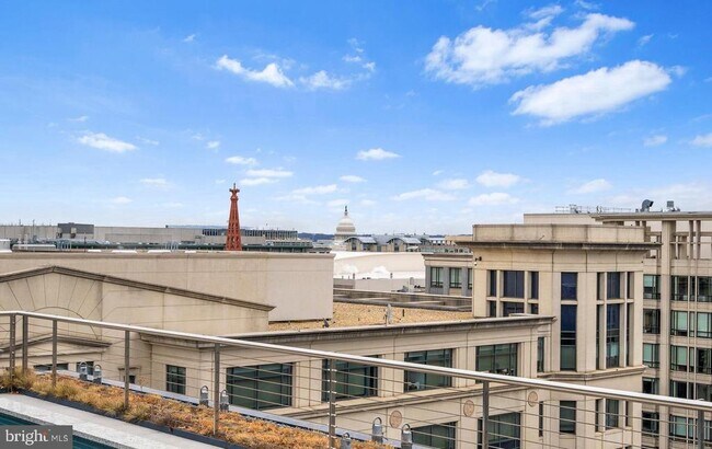 Building Photo - 925 H St NW