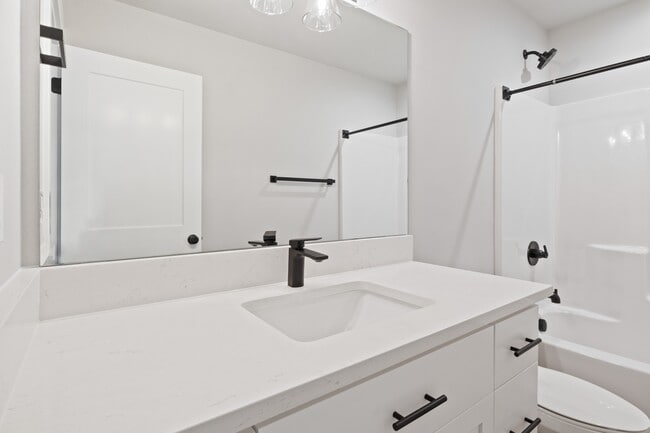 Building Photo - 1026-KE1026 Sassafras St