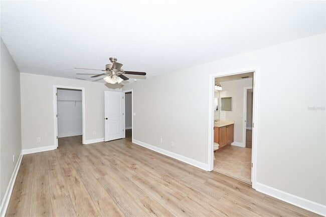 Building Photo - 23903 Sardinia Dr