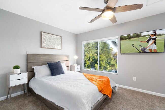 Building Photo - 3733 E Dahlia Dr